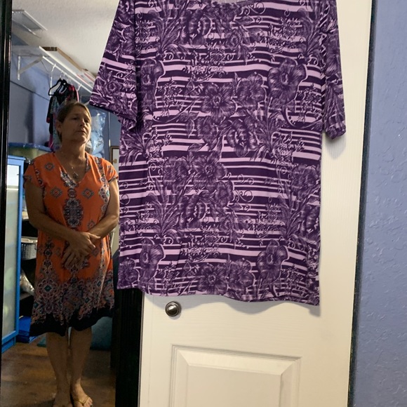 Lularoe Gigi wore 1x - Picture 2 of 3